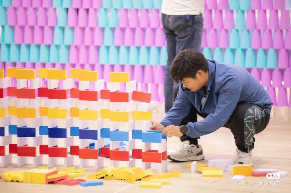 主題團(tuán)建市場迎來創(chuàng)新升級，沉浸式體驗與個性化定制成新趨勢